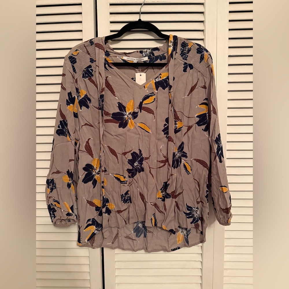 Collective Concepts Gray Floral Blouse